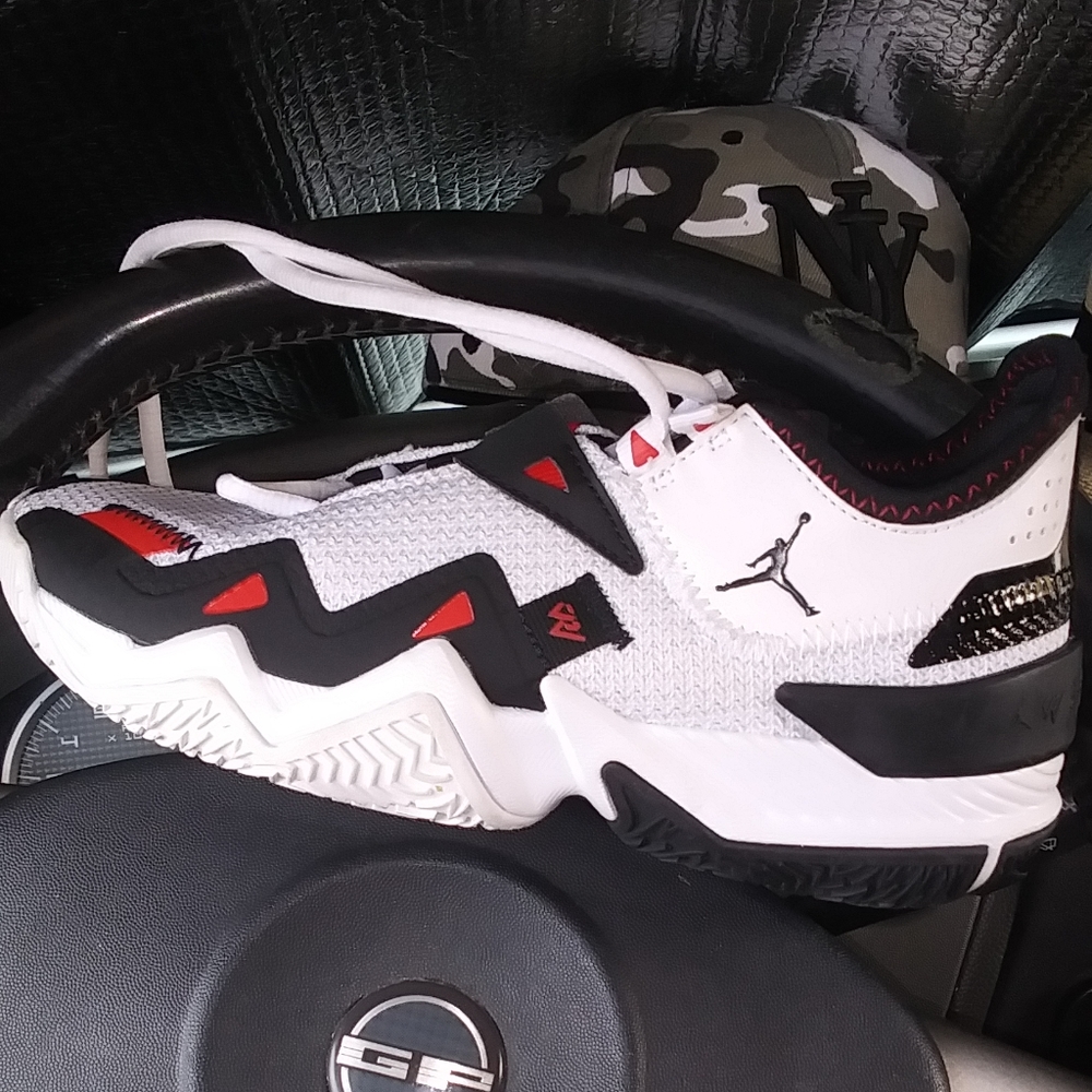 Jordan "one shot" Westbrook basketball shoes kids size 5y